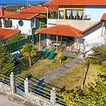 Finikas Garden Karianí