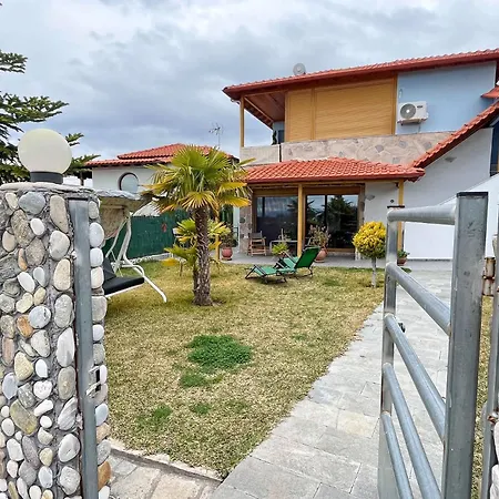 Finikas Garden Ferienhaus Karianí