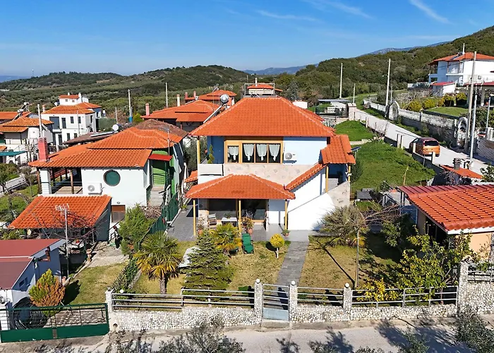 Finikas Garden Karianí