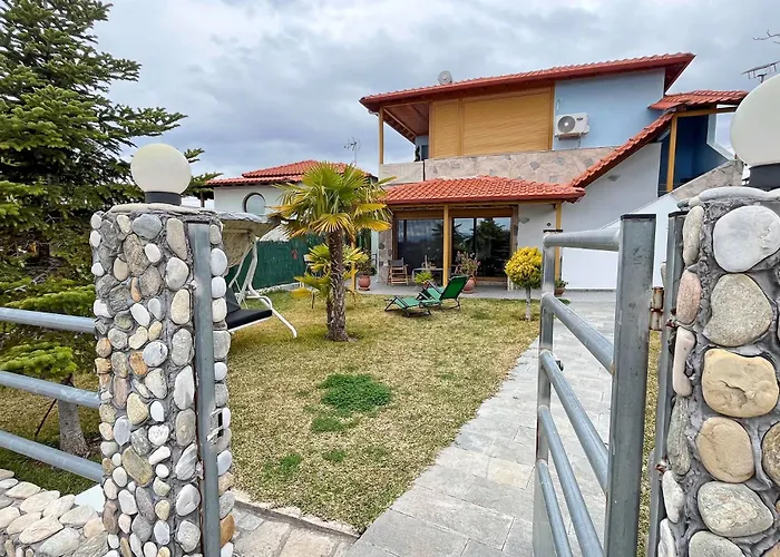 Finikas Garden Ferienhaus Karianí